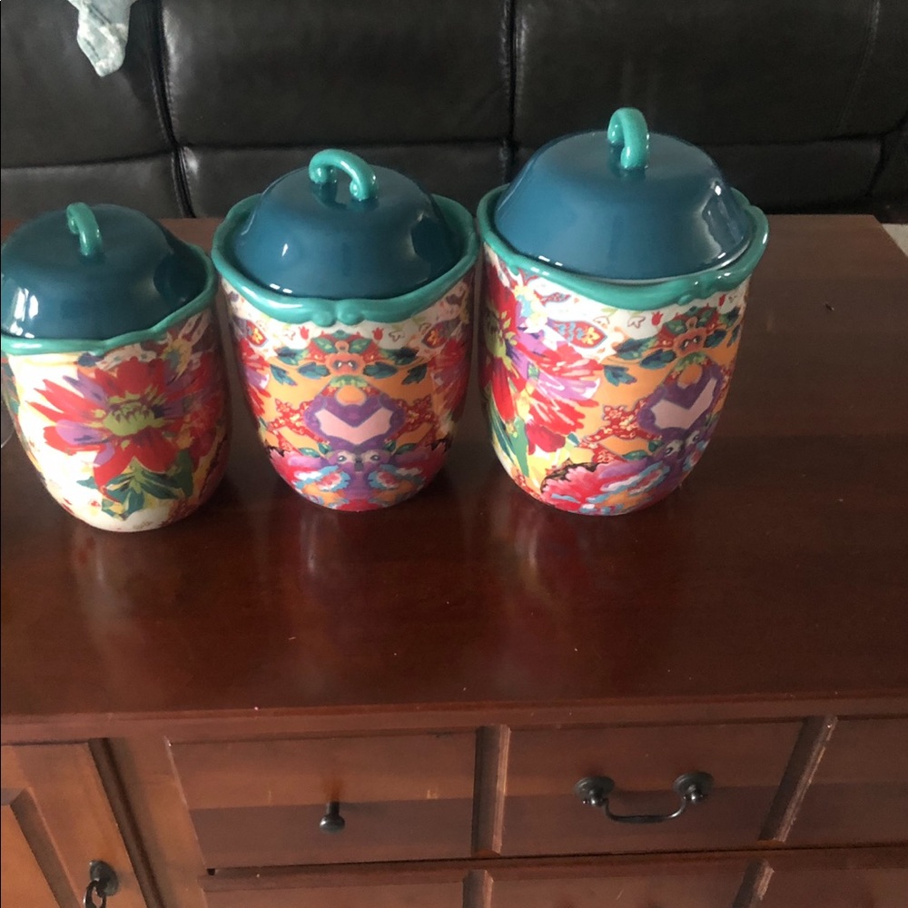 3 decorative cannisters